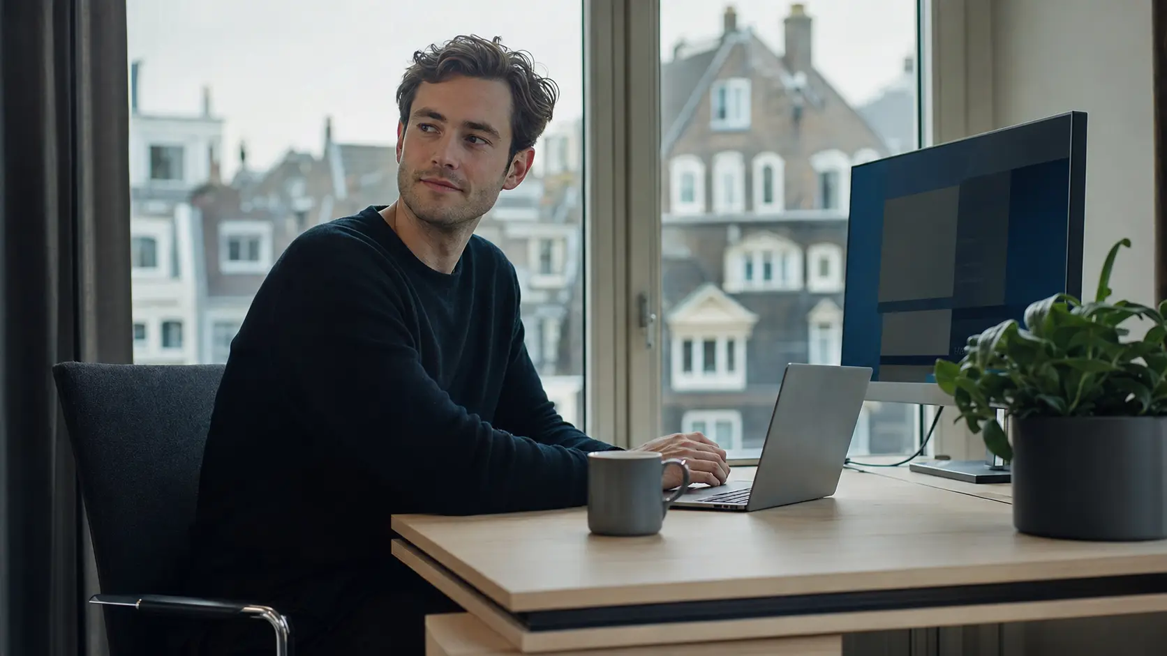 Nederlandstalige professional werkt remote vanuit huis voor Corpshore